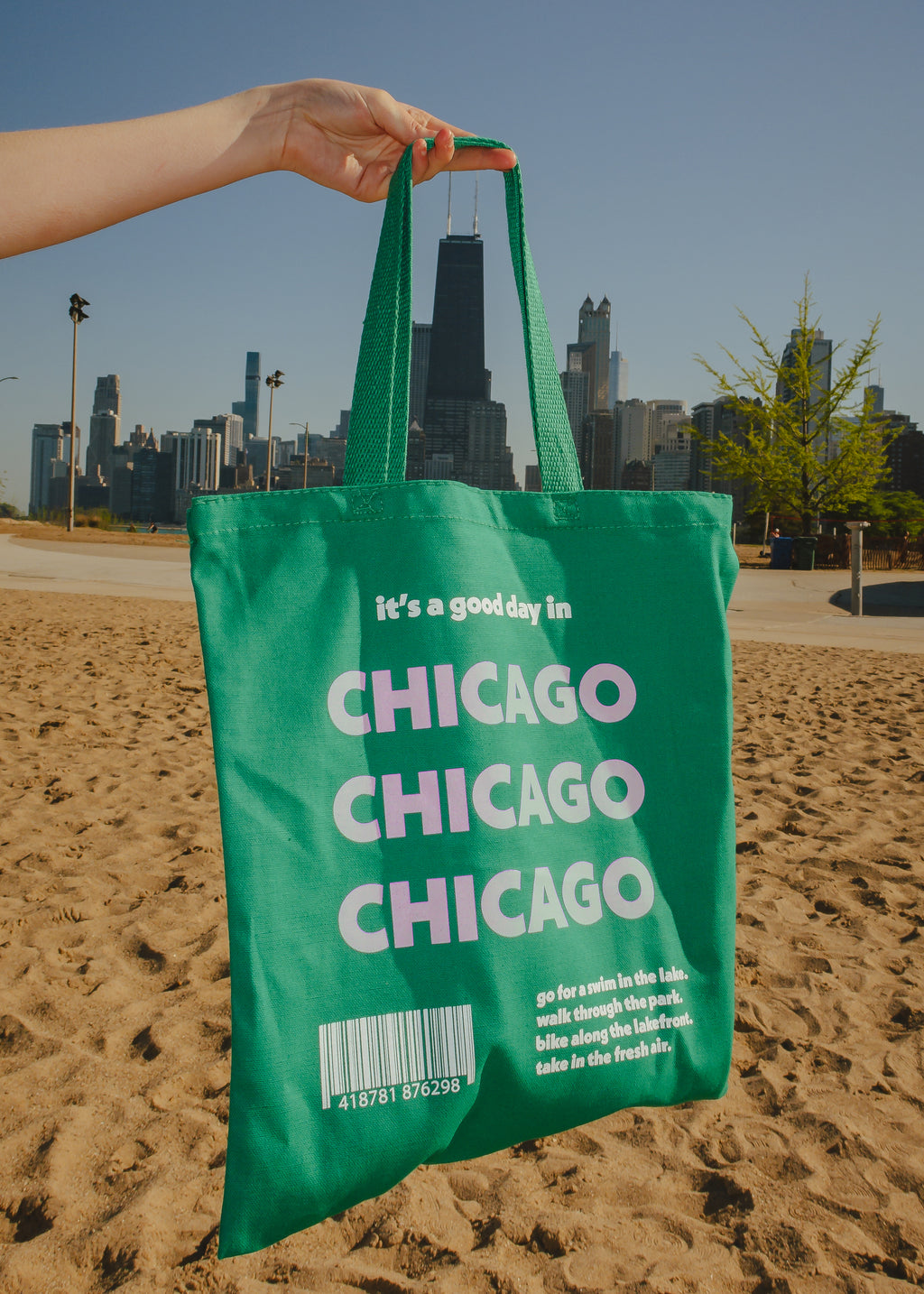 Good Day In Chicago Tote - Kelly