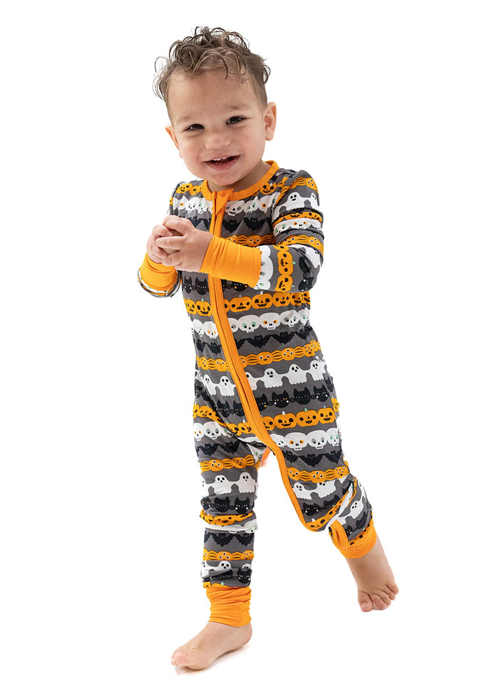 2-Way Zipper Footie - Glow In The Dark Halloween Garland