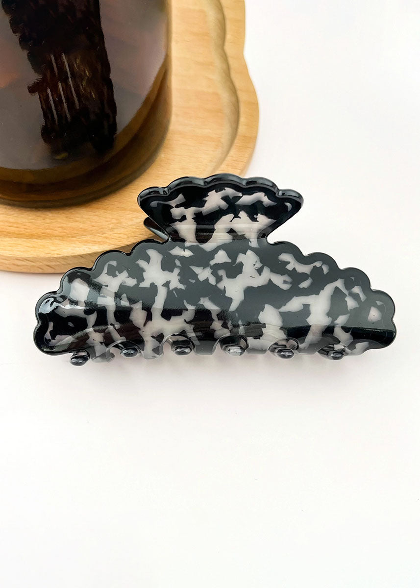Scallop Marbled Claw Clip - Black