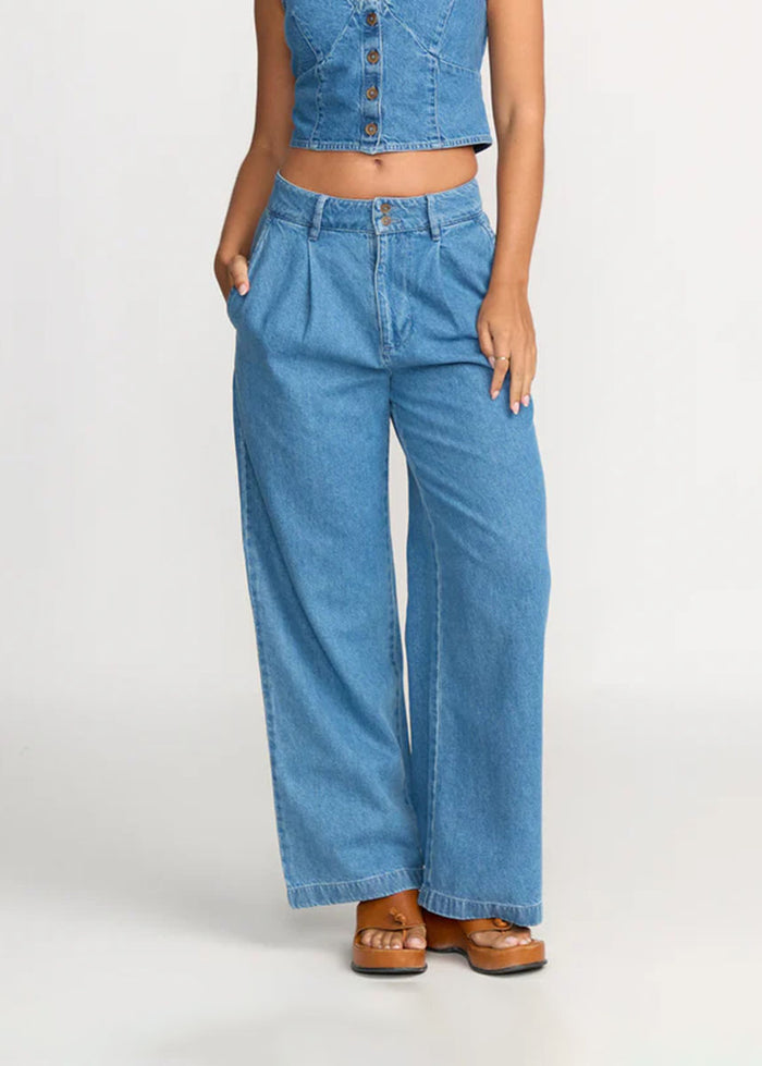 Wave Washed Jean - Salt Washed
