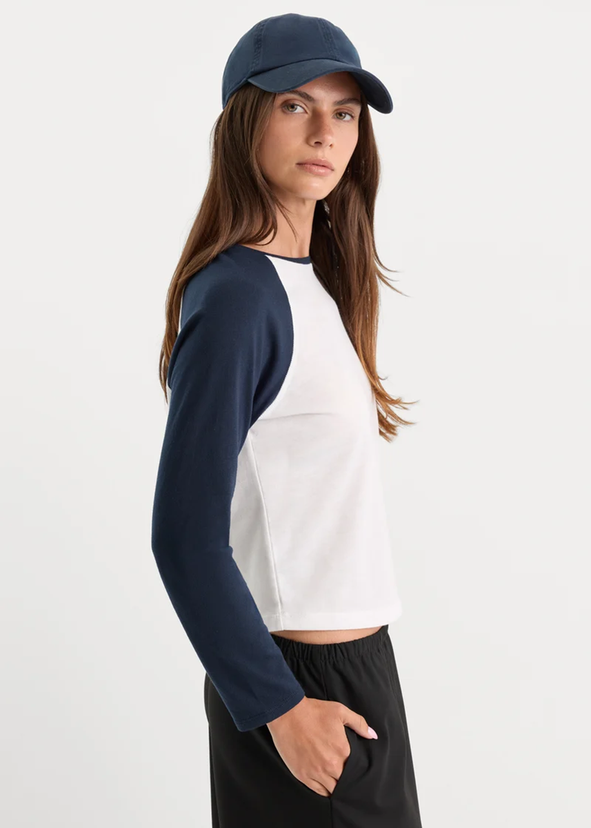 The Long Sleeve Raglan Tee - Chalk
