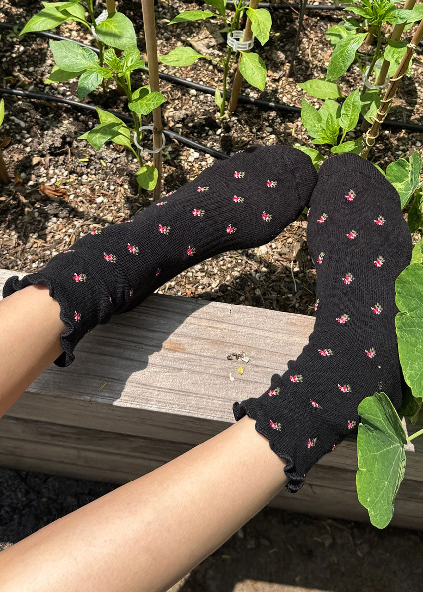 Ruffled Hugger Crew Socks - Black Petal