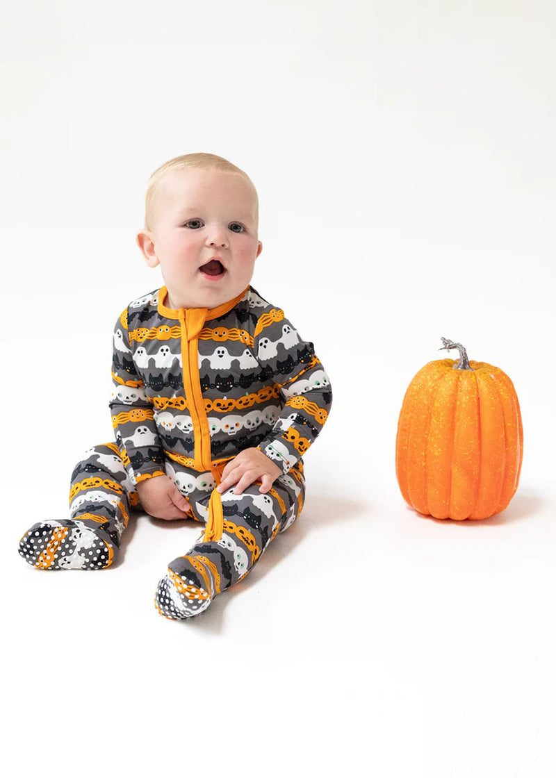 2-Way Zipper Footie - Glow In The Dark Halloween Garland