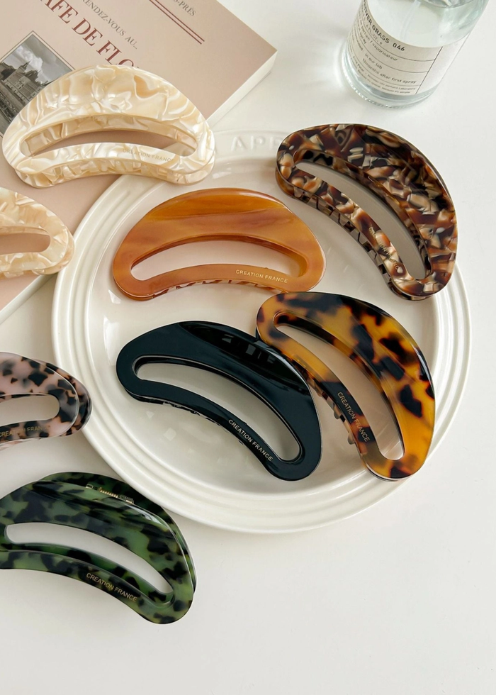 Cut Out Curved Hair Clip - Amber
