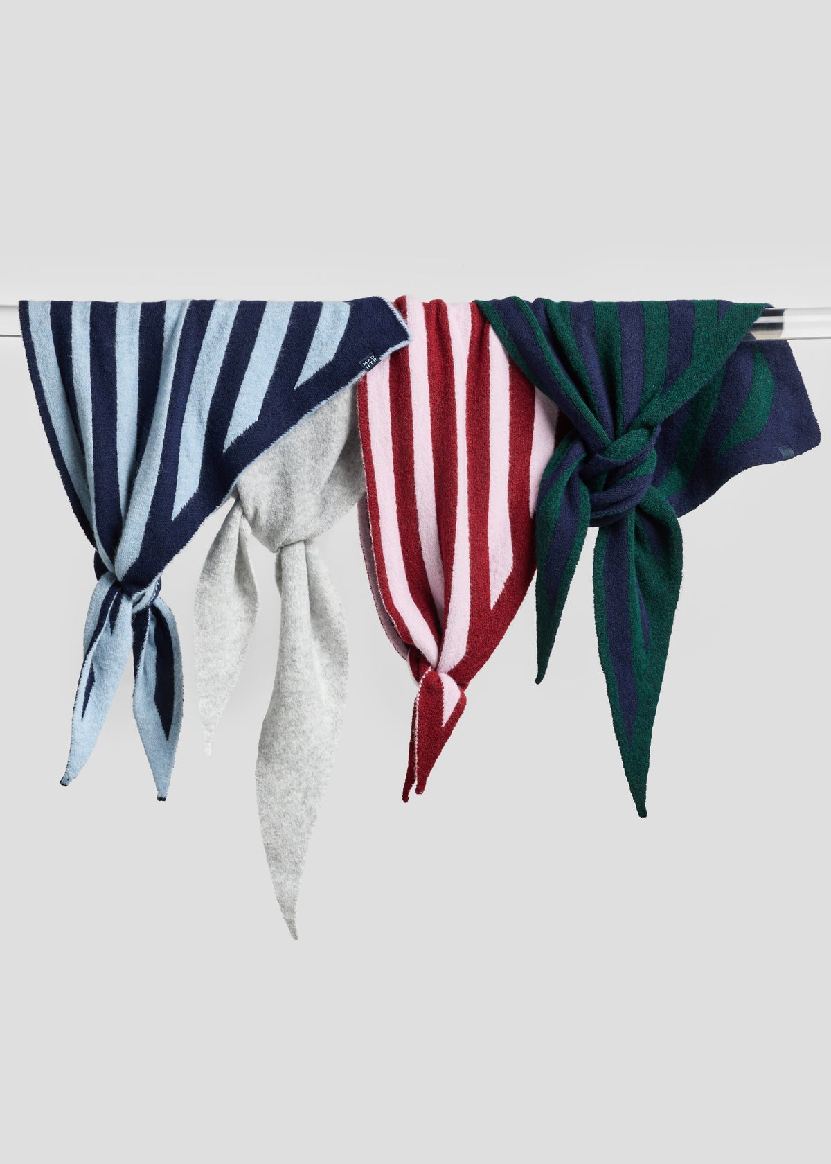 MAD HTR Triangle Scarf - Heather Grey