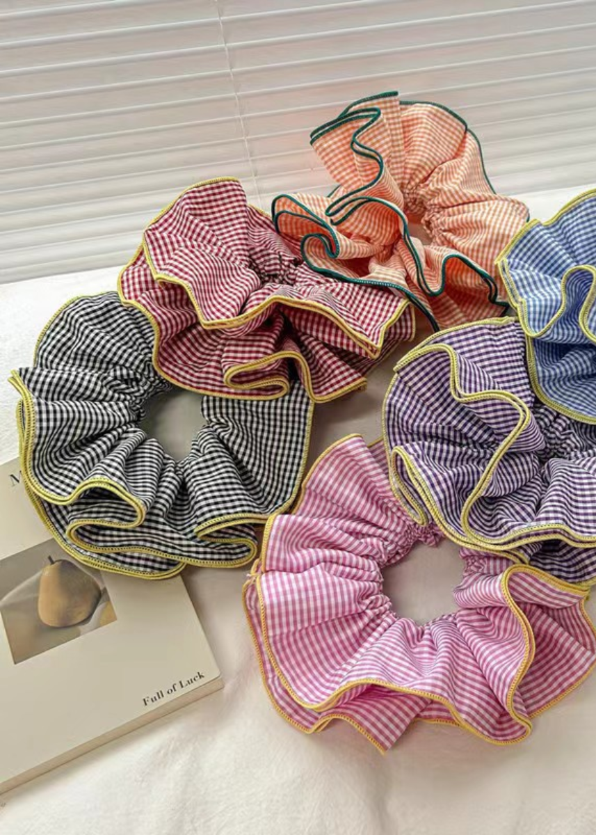 Giant Checkered Contrast Frill Scrunchie - Red