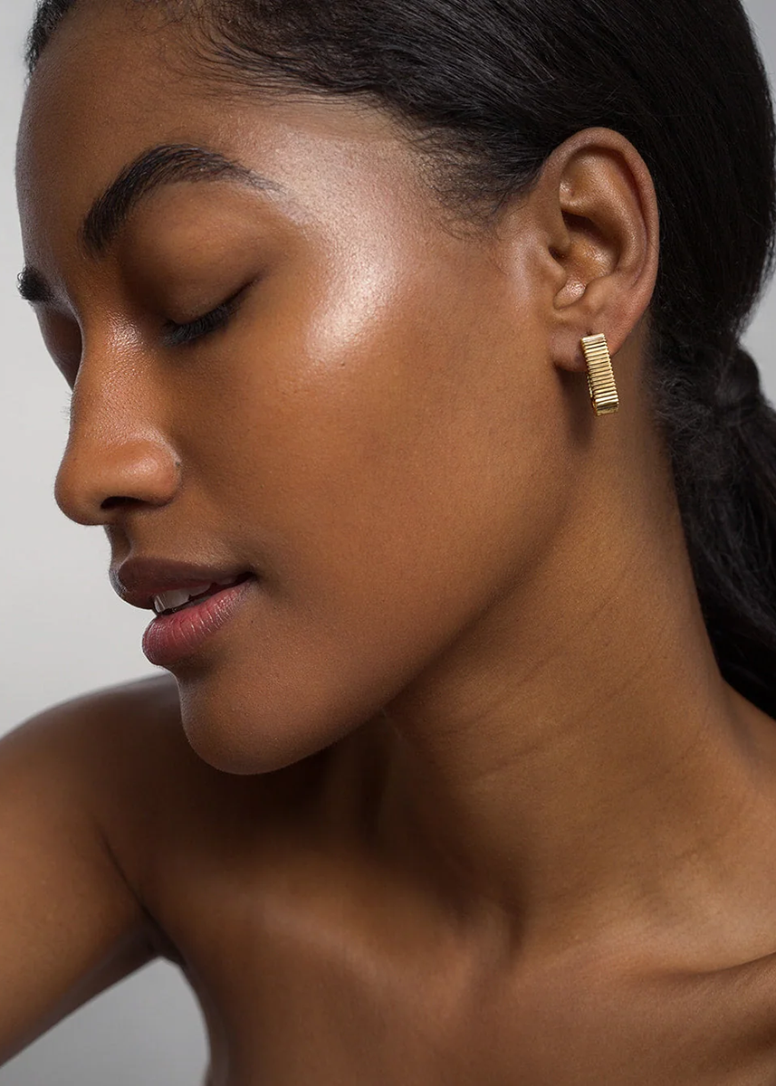 Elly Fluted Hoops - Gold