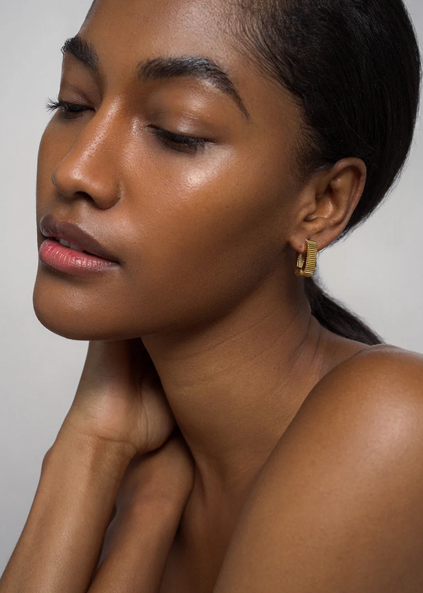 Elly Fluted Hoops - Gold