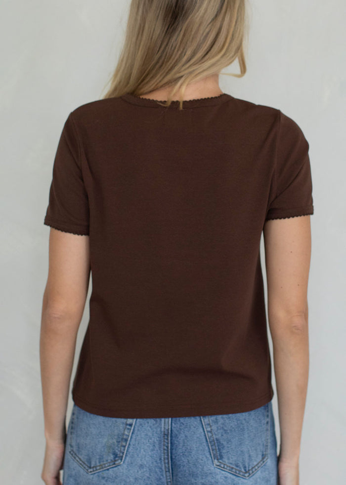 Enley Scallop Edge Basic Tee - Chocolate