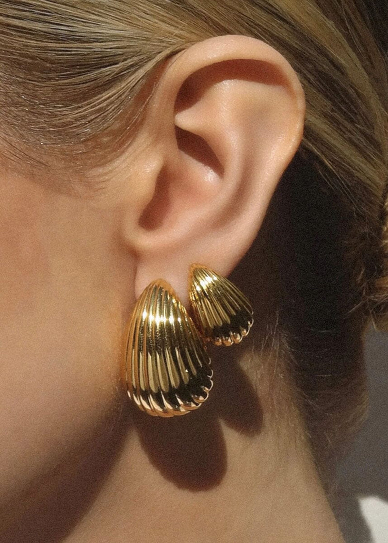 Dani Petite Teardrop Studs - Gold