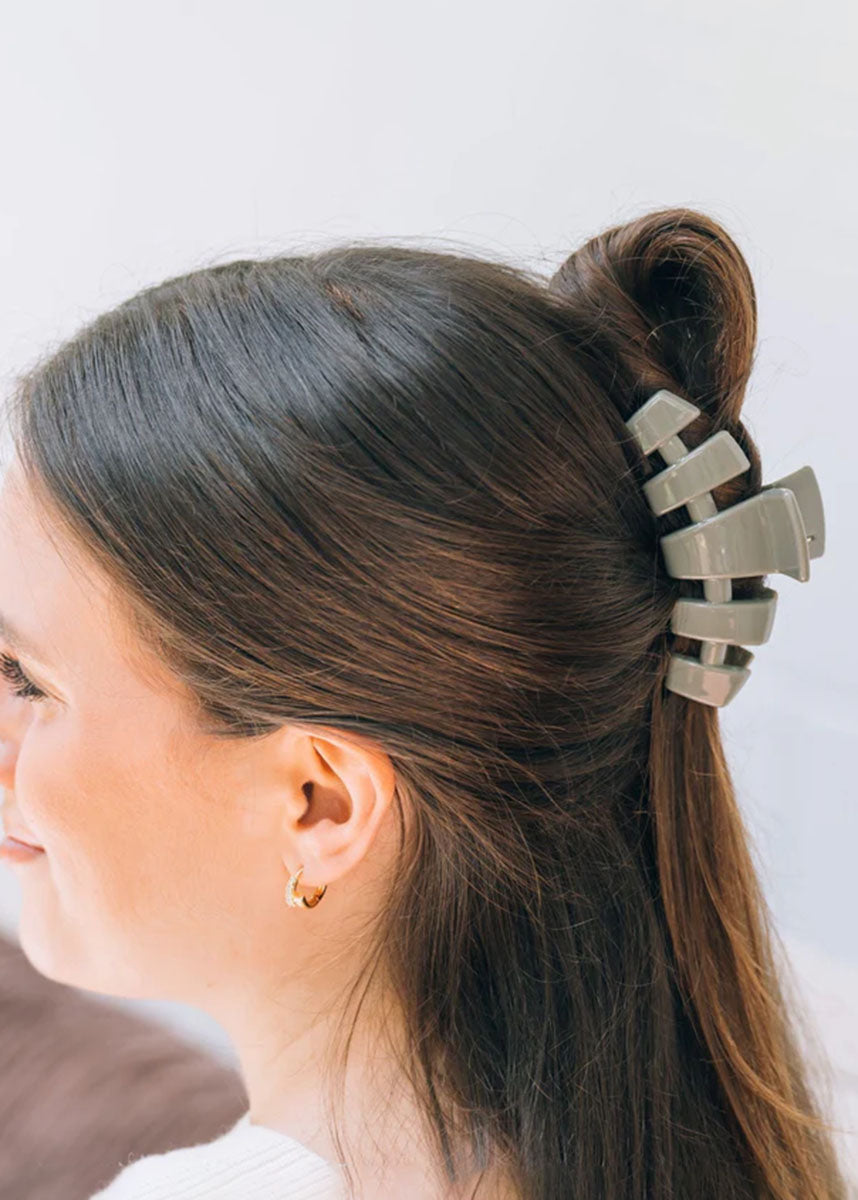 Classic Medium Claw Clip - Sage It Ain't So