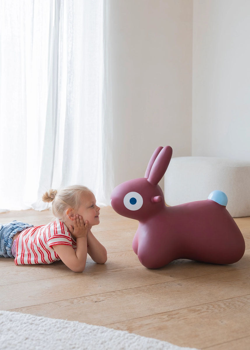 Hoppi Bunny Bouncer - Burgundy