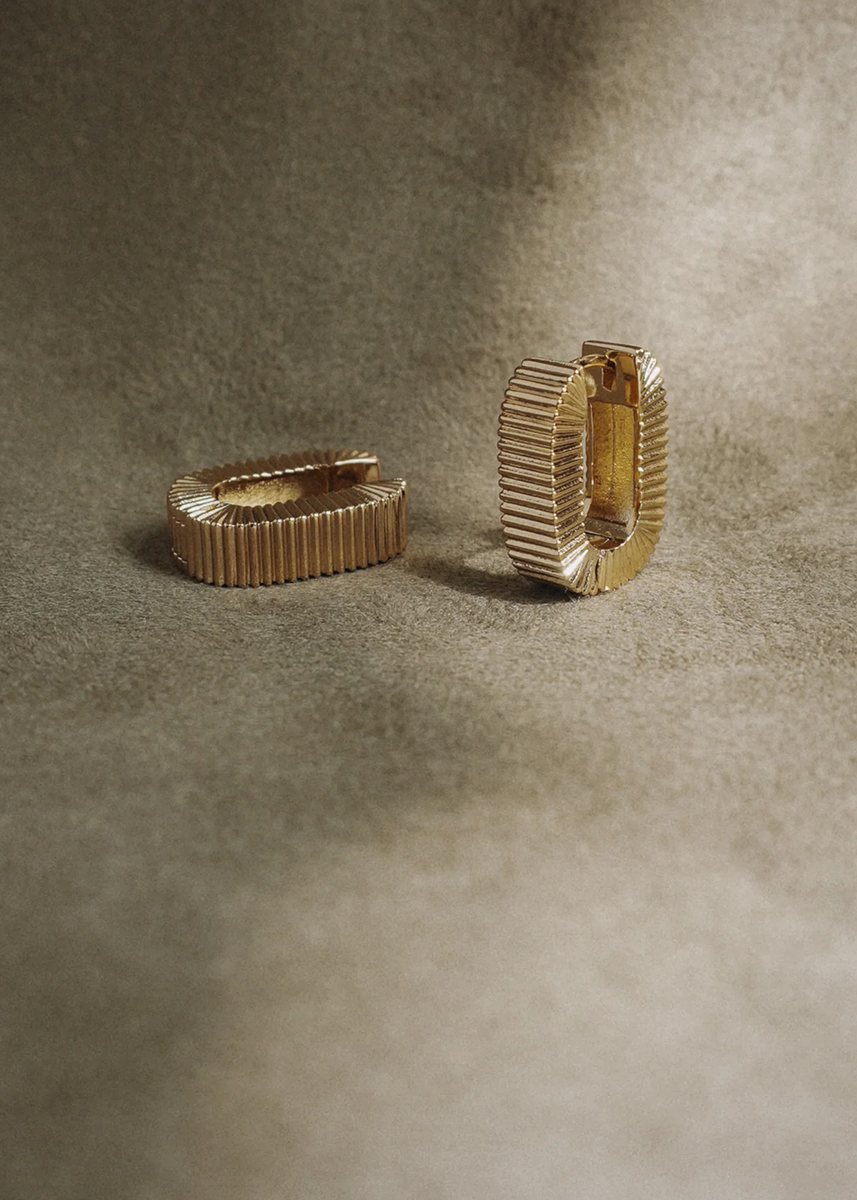Elly Fluted Hoops - Gold