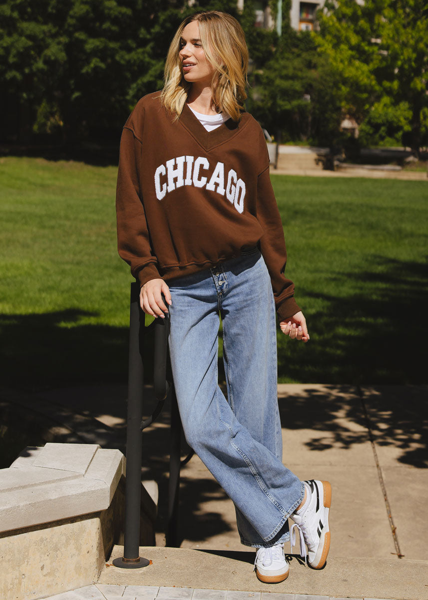 Chicago Boucle V-Neck Sweatshirt - Espresso