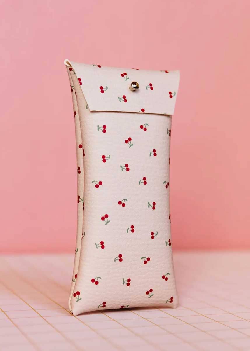 Nude Glasses Case